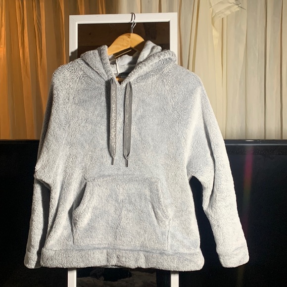 Fleecy soft sweater with front pouch pocket. Gray very comfortable. - Picture 1 of 2